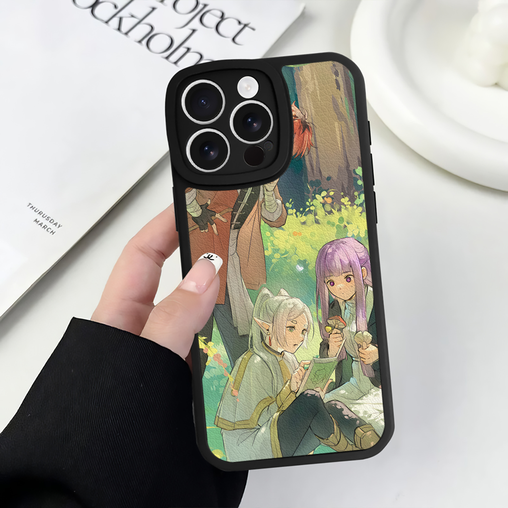 （画像用） 葬送のフリーレン Frieren 【iPhone 16シリーズ対応】シリコンスマホケース（レザー調） 材質：シリコン